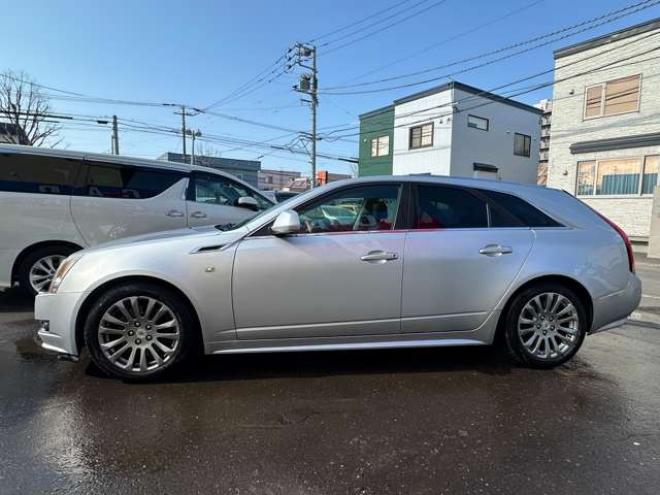 キャデラックCTSスポーツワゴン　3.0 プレミアム　パワーバックドア 正規輸入車 2WD 3000