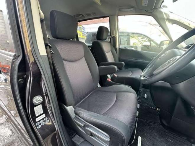 セレナ2.0 ハイウェイスター Vセレクション 4WD　両側ワンタッチオートスライドドア 2000