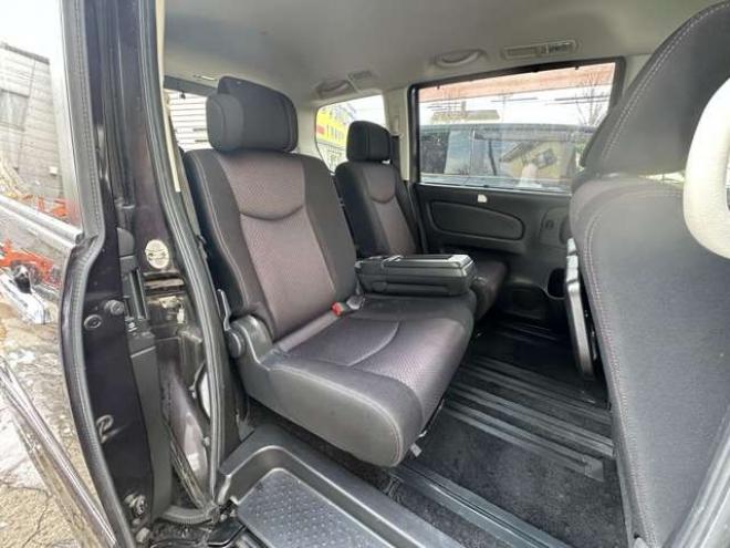セレナ2.0 ハイウェイスター Vセレクション 4WD　両側ワンタッチオートスライドドア 2000