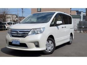 セレナ　2.0 ハイウェイスター Vセレクション 4WD　 2000