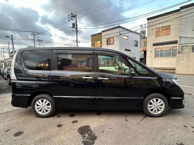 セレナ2.0 ハイウェイスター アドバンストセーフティ パッケージ 4WD　 2000