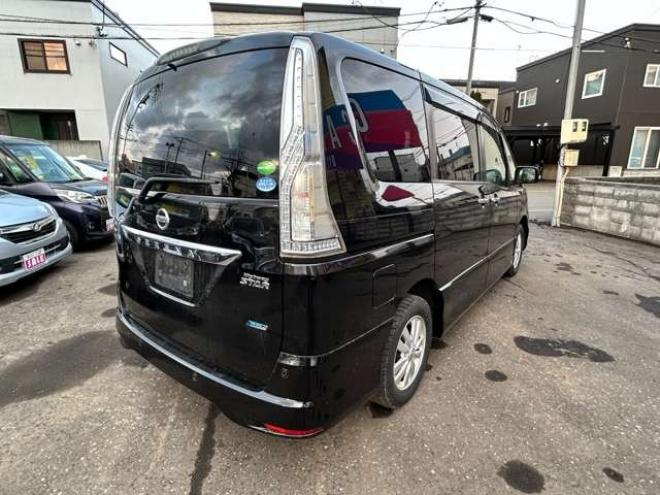 セレナ2.0 ハイウェイスター アドバンストセーフティ パッケージ 4WD　 2000