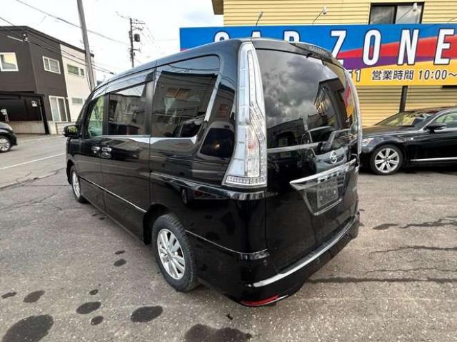 セレナ2.0 ハイウェイスター アドバンストセーフティ パッケージ 4WD　 2000