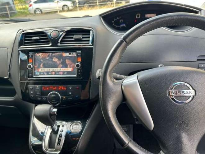 セレナ2.0 ハイウェイスター Vセレクション+Safety アドバンストセーフティ パッケージ 4WD　 2000