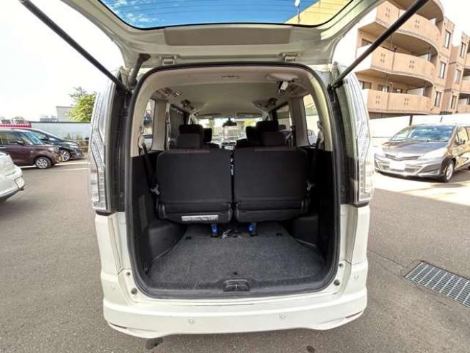 セレナ2.0 ハイウェイスター Vセレクション+Safety アドバンストセーフティ パッケージ 4WD　 2000