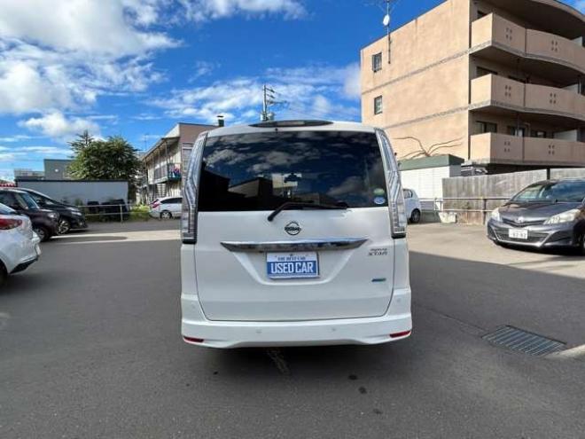 セレナ2.0 ハイウェイスター Vセレクション+Safety アドバンストセーフティ パッケージ 4WD　 2000