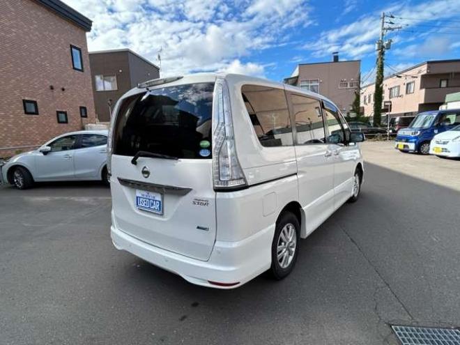 セレナ2.0 ハイウェイスター Vセレクション+Safety アドバンストセーフティ パッケージ 4WD　 2000