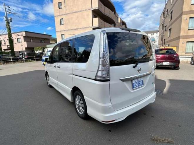 セレナ2.0 ハイウェイスター Vセレクション+Safety アドバンストセーフティ パッケージ 4WD　 2000