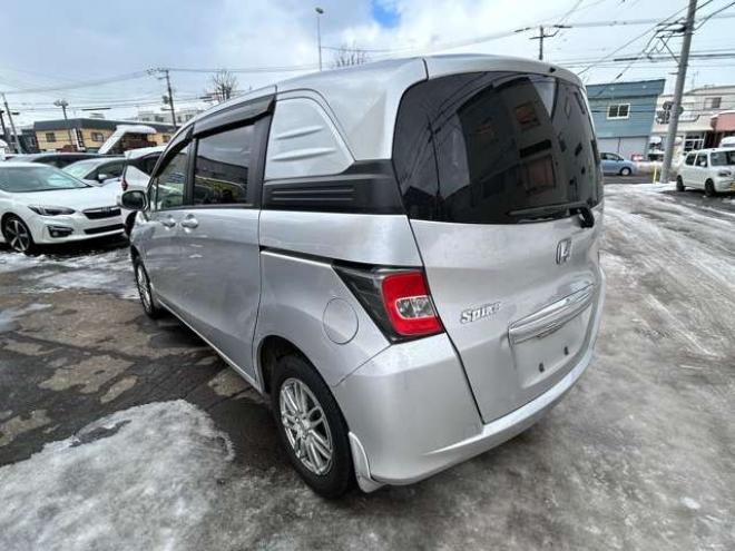フリードスパイク1.5 G ジャストセレクション 4WD　 1500