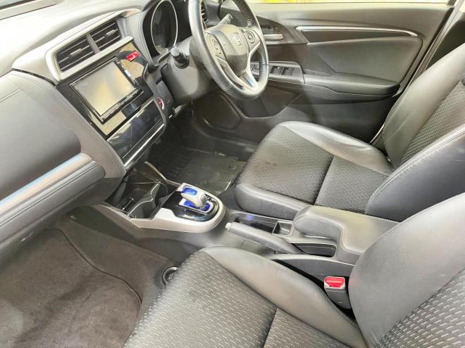 フィット1.5ハイブリッドLパッケージ 4WD 5年保証 スマキー ナビTV Bカメ 寒冷地仕様 禁煙 車検整備2年付