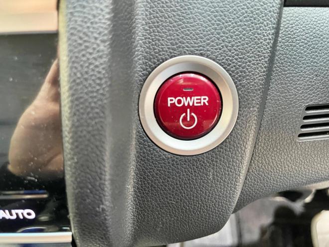 フィット1.5ハイブリッドLパッケージ 4WD 5年保証 スマキー ナビTV Bカメ 寒冷地仕様 禁煙 車検整備2年付