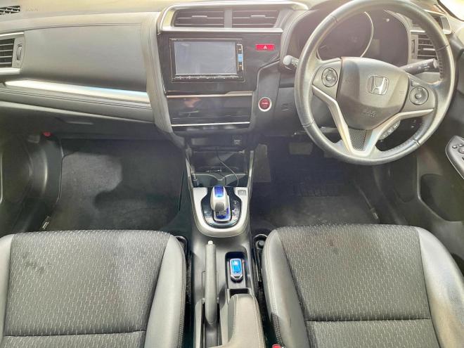 フィット1.5ハイブリッドLパッケージ 4WD 5年保証 スマキー ナビTV Bカメ 寒冷地仕様 禁煙 車検整備2年付