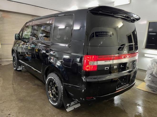 デリカＤ：５　Ｇプレミアム　本州仕入　禁煙車　寒冷地仕様　マッドクロス１６インチＡＷ＋新品ＴＯＹＯオープンカントリーホワイトレター　社外１６ＡＷ＋スタッドレスタイヤ付　新品ＪＡＯＳブラックマッドガード　両側パワースライドドア　パワーバックドア　純正ＨＤＤナビ（地デジ　ＤＶＤ再生　Ｂｌｕｅｔｏｏｔｈ）＋バックカメラ　純正リアフリップダウンモニター　クルーズコントロール　両席シートヒーター　パワーシート　スマートキー　パドルシフト　横滑り防止装置　盗難防止装置　リアヒーター　ＨＩＤ　ＥＴＣ 4WD 2400 5Dr