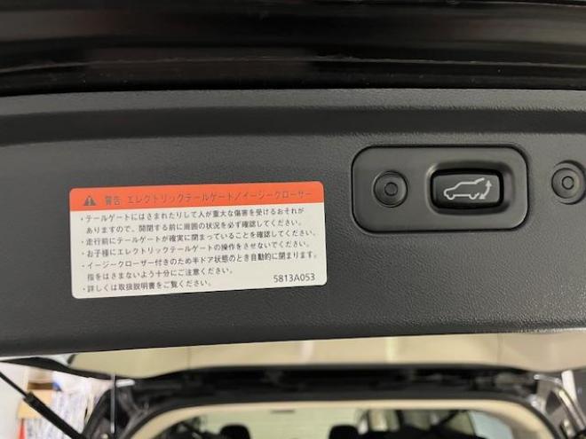 デリカＤ：５　Ｇプレミアム　本州仕入　禁煙車　寒冷地仕様　マッドクロス１６インチＡＷ＋新品ＴＯＹＯオープンカントリーホワイトレター　社外１６ＡＷ＋スタッドレスタイヤ付　新品ＪＡＯＳブラックマッドガード　両側パワースライドドア　パワーバックドア　純正ＨＤＤナビ（地デジ　ＤＶＤ再生　Ｂｌｕｅｔｏｏｔｈ）＋バックカメラ　純正リアフリップダウンモニター　クルーズコントロール　両席シートヒーター　パワーシート　スマートキー　パドルシフト　横滑り防止装置　盗難防止装置　リアヒーター　ＨＩＤ　ＥＴＣ 4WD 2400 5Dr