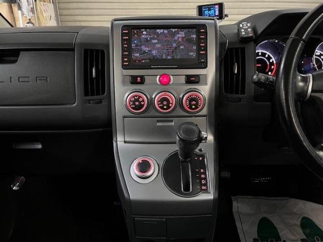 デリカＤ：５　Ｇプレミアム　本州仕入　禁煙車　寒冷地仕様　マッドクロス１６インチＡＷ＋新品ＴＯＹＯオープンカントリーホワイトレター　社外１６ＡＷ＋スタッドレスタイヤ付　新品ＪＡＯＳブラックマッドガード　両側パワースライドドア　パワーバックドア　純正ＨＤＤナビ（地デジ　ＤＶＤ再生　Ｂｌｕｅｔｏｏｔｈ）＋バックカメラ　純正リアフリップダウンモニター　クルーズコントロール　両席シートヒーター　パワーシート　スマートキー　パドルシフト　横滑り防止装置　盗難防止装置　リアヒーター　ＨＩＤ　ＥＴＣ 4WD 2400 5Dr