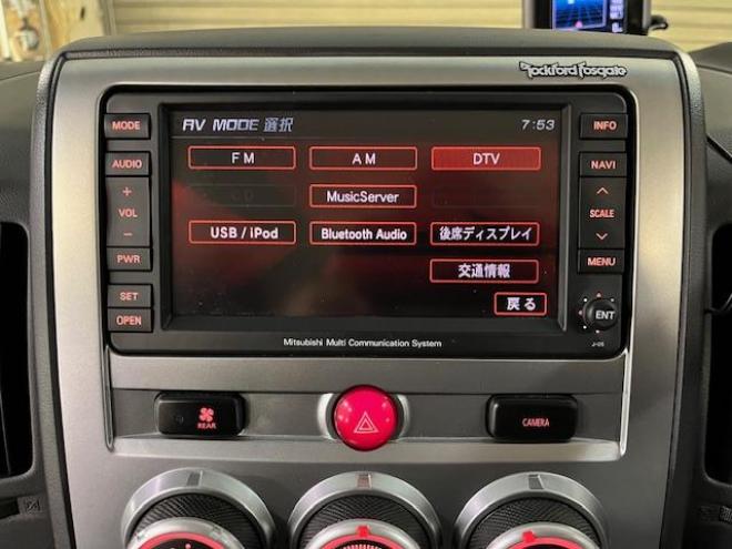 デリカＤ：５　Ｇプレミアム　本州仕入　禁煙車　寒冷地仕様　マッドクロス１６インチＡＷ＋新品ＴＯＹＯオープンカントリーホワイトレター　社外１６ＡＷ＋スタッドレスタイヤ付　新品ＪＡＯＳブラックマッドガード　両側パワースライドドア　パワーバックドア　純正ＨＤＤナビ（地デジ　ＤＶＤ再生　Ｂｌｕｅｔｏｏｔｈ）＋バックカメラ　純正リアフリップダウンモニター　クルーズコントロール　両席シートヒーター　パワーシート　スマートキー　パドルシフト　横滑り防止装置　盗難防止装置　リアヒーター　ＨＩＤ　ＥＴＣ 4WD 2400 5Dr