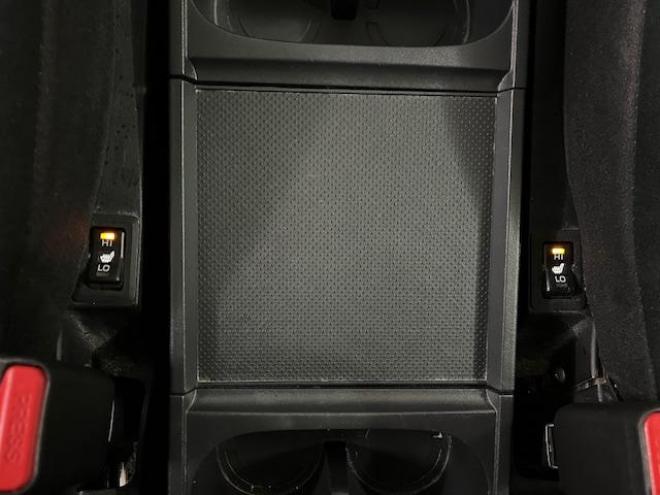 デリカＤ：５　Ｇプレミアム　本州仕入　禁煙車　寒冷地仕様　マッドクロス１６インチＡＷ＋新品ＴＯＹＯオープンカントリーホワイトレター　社外１６ＡＷ＋スタッドレスタイヤ付　新品ＪＡＯＳブラックマッドガード　両側パワースライドドア　パワーバックドア　純正ＨＤＤナビ（地デジ　ＤＶＤ再生　Ｂｌｕｅｔｏｏｔｈ）＋バックカメラ　純正リアフリップダウンモニター　クルーズコントロール　両席シートヒーター　パワーシート　スマートキー　パドルシフト　横滑り防止装置　盗難防止装置　リアヒーター　ＨＩＤ　ＥＴＣ 4WD 2400 5Dr