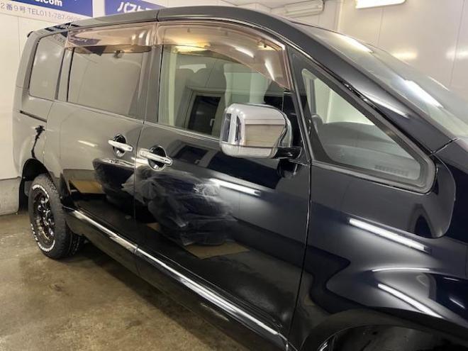 デリカＤ：５　Ｇプレミアム　本州仕入　禁煙車　寒冷地仕様　マッドクロス１６インチＡＷ＋新品ＴＯＹＯオープンカントリーホワイトレター　社外１６ＡＷ＋スタッドレスタイヤ付　新品ＪＡＯＳブラックマッドガード　両側パワースライドドア　パワーバックドア　純正ＨＤＤナビ（地デジ　ＤＶＤ再生　Ｂｌｕｅｔｏｏｔｈ）＋バックカメラ　純正リアフリップダウンモニター　クルーズコントロール　両席シートヒーター　パワーシート　スマートキー　パドルシフト　横滑り防止装置　盗難防止装置　リアヒーター　ＨＩＤ　ＥＴＣ 4WD 2400 5Dr