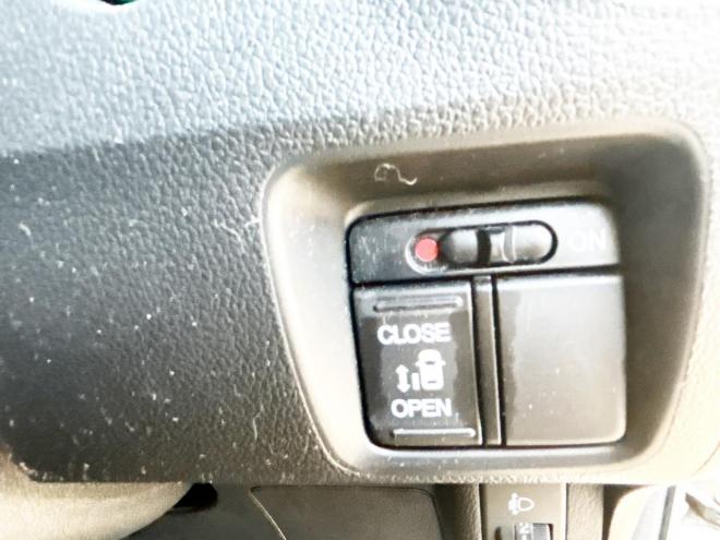 N-BOXG Lパッケージ 4WD　ローンが不安な方＜優遇ローン＞　寒冷地仕様　純正ナビ　片側PWスラ　シートヒーター