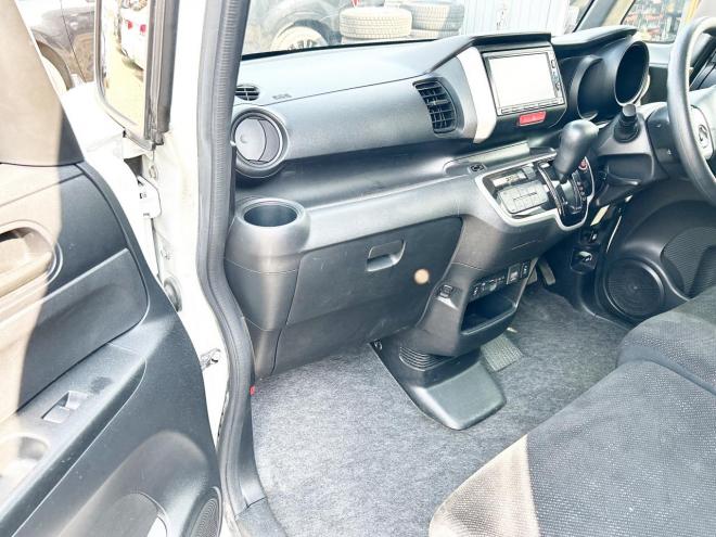 N-BOXG Lパッケージ 4WD　ローンが不安な方＜優遇ローン＞　寒冷地仕様　純正ナビ　片側PWスラ　シートヒーター
