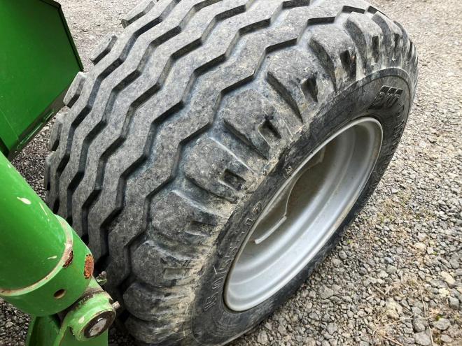 アタッチメントクローネ　中古　フロントモアコン+モアコンディショナー2台セット販売　(F320CV) (3201CV)　農機具