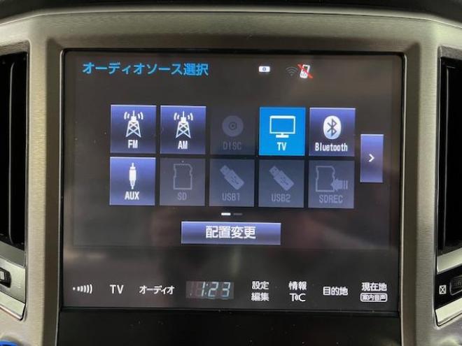 クラウンハイブリッドロイヤルサルーン　Ｆｏｕｒ　後期型　本州仕入　寒冷地仕様　禁煙車　ＷＡＫＯＳバリアスコーティング済　社外１９インチＡＷ＋新品夏タイヤ　社外１６ＡＷ＋スタッドレスタイヤ付　純正ナビ（フルセグ地デジ　ＤＶＤ再生　Ｂｌｕｅｔｏｏｔｈ対応）＋バックカメラ＋全方位カメラ　プリクラッシュセーフティ　レーダークルーズコントロール　純正ドライブレコーダー　フロントガラス熱線　ステアリングヒーター　ミラーヒーター　両席パワーシート　タイミングチェーン車　純正ＬＥＤヘッドライト＆フォグ　横滑り防止装置　ＥＴＣ 4WD 250
