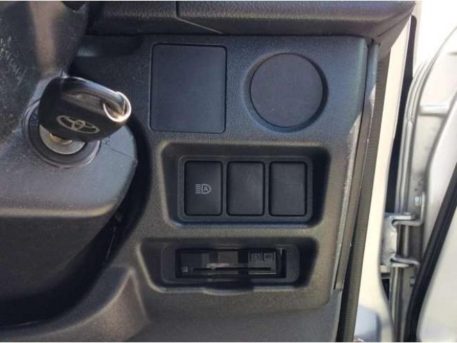 ハイエースバン2.8 DX ロング ディーゼルターボ 4WD　ルーフキャリア　バックカメラ　キーレス 2800