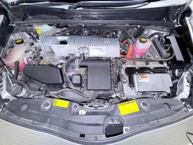 プリウス1.8 G ツーリングセレクション　下廻防錆ナビBカメEスタETC夏冬タイヤ 2WD 1800