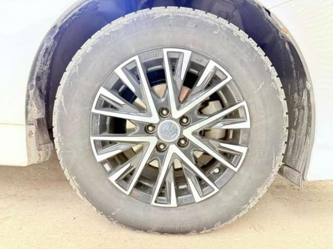 プリウス1.8 G ツーリングセレクション　下廻防錆ナビBカメEスタETC夏冬タイヤ 2WD 1800
