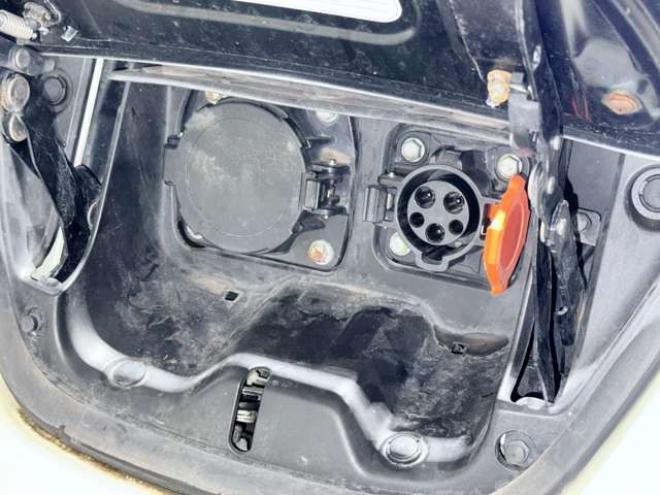 リーフG　下廻防錆ナビETC夏冬タイヤ 2WD 不明