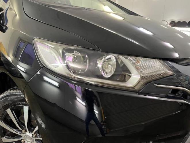 フィット１３Ｇ　Ｌパッケージ　コンフォートビューＰＫＧ　ワンオーナー　寒冷地仕様　禁煙車　ＷＡＫＯＳバリアスコーティング済　社外１５インチＡＷ　社外１５ＡＷ＋スタッドレスタイヤ付　純正ギャザースナビ（地デジ　ＤＶＤ再生　Ｂｌｕｅｔｏｏｔｈ）＋バックカメラ　純正ＬＥＤヘッドライト　ＰＵＳＨスタート　スマートキー　ミラーヒーター　フロントガラス熱線　アイドリングストップ　盗難防止装置　横滑り防止装置　ＥＴＣ 4WD 1300 5Dr