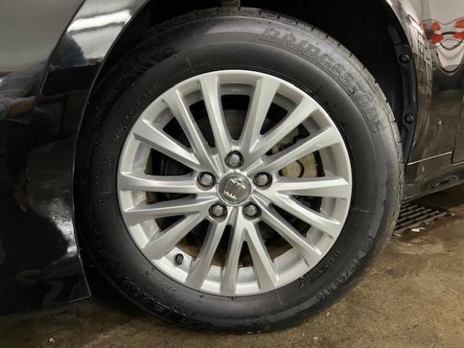 クラウンロイヤル　Ｆｏｕｒ　後期型　本州仕入　寒冷地仕様　禁煙車　ＷＡＫＯＳバリアスコーティング済　純正１６インチＡＷ＋夏タイヤ　純正１６ＡＷ＋スタッドレスタイヤ付　純正ナビ（フルセグ地デジ　ＤＶＤ再生　Ｂｌｕｅｔｏｏｔｈ対応）＋バックカメラ　クルーズコントロール　ステアリングヒーター　ミラーヒーター　タイミングチェーン車　純正ＬＥＤヘッドライト＆フォグ　横滑り防止装置　ＥＴＣ 4WD 2500 4Dr