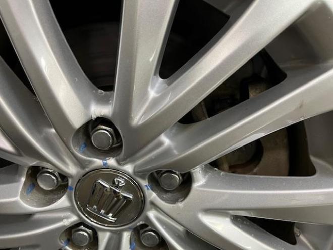 クラウンロイヤル　Ｆｏｕｒ　後期型　本州仕入　寒冷地仕様　禁煙車　ＷＡＫＯＳバリアスコーティング済　純正１６インチＡＷ＋夏タイヤ　純正１６ＡＷ＋スタッドレスタイヤ付　純正ナビ（フルセグ地デジ　ＤＶＤ再生　Ｂｌｕｅｔｏｏｔｈ対応）＋バックカメラ　クルーズコントロール　ステアリングヒーター　ミラーヒーター　タイミングチェーン車　純正ＬＥＤヘッドライト＆フォグ　横滑り防止装置　ＥＴＣ 4WD 2500 4Dr