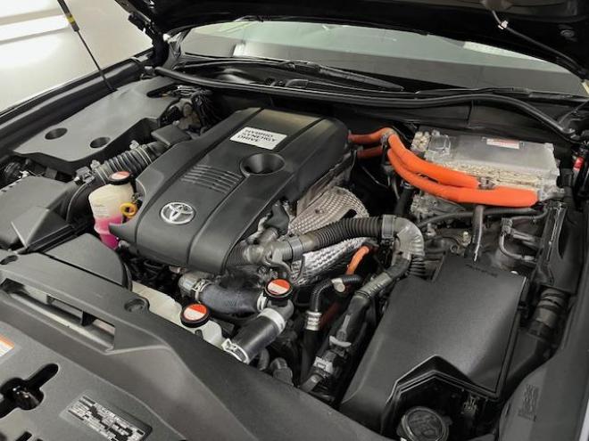 クラウンロイヤル　Ｆｏｕｒ　後期型　本州仕入　寒冷地仕様　禁煙車　ＷＡＫＯＳバリアスコーティング済　純正１６インチＡＷ＋夏タイヤ　純正１６ＡＷ＋スタッドレスタイヤ付　純正ナビ（フルセグ地デジ　ＤＶＤ再生　Ｂｌｕｅｔｏｏｔｈ対応）＋バックカメラ　クルーズコントロール　ステアリングヒーター　ミラーヒーター　タイミングチェーン車　純正ＬＥＤヘッドライト＆フォグ　横滑り防止装置　ＥＴＣ 4WD 2500 4Dr