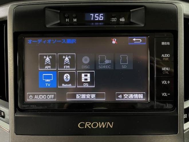 クラウンロイヤル　Ｆｏｕｒ　後期型　本州仕入　寒冷地仕様　禁煙車　ＷＡＫＯＳバリアスコーティング済　純正１６インチＡＷ＋夏タイヤ　純正１６ＡＷ＋スタッドレスタイヤ付　純正ナビ（フルセグ地デジ　ＤＶＤ再生　Ｂｌｕｅｔｏｏｔｈ対応）＋バックカメラ　クルーズコントロール　ステアリングヒーター　ミラーヒーター　タイミングチェーン車　純正ＬＥＤヘッドライト＆フォグ　横滑り防止装置　ＥＴＣ 4WD 2500 4Dr