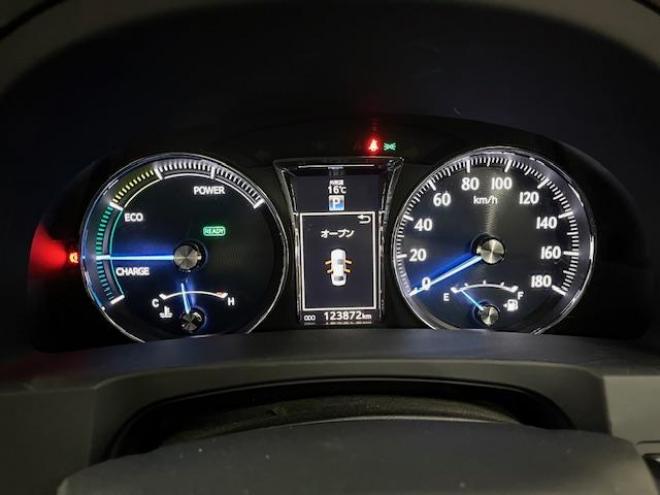クラウンロイヤル　Ｆｏｕｒ　後期型　本州仕入　寒冷地仕様　禁煙車　ＷＡＫＯＳバリアスコーティング済　純正１６インチＡＷ＋夏タイヤ　純正１６ＡＷ＋スタッドレスタイヤ付　純正ナビ（フルセグ地デジ　ＤＶＤ再生　Ｂｌｕｅｔｏｏｔｈ対応）＋バックカメラ　クルーズコントロール　ステアリングヒーター　ミラーヒーター　タイミングチェーン車　純正ＬＥＤヘッドライト＆フォグ　横滑り防止装置　ＥＴＣ 4WD 2500 4Dr