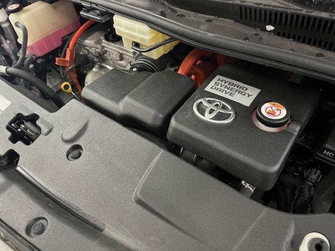 アルファードハイブリッドＳＲ　本州仕入　ワンオーナー　禁煙車　ＪＢＬサウンド　プリクラッシュ　レーダークルーズ　純正１７インチＡＷ　社外１６ＡＷ＋スタッドレスタイヤ付　純正ナビ（フルセグ地デジ　ＤＶＤ再生　Ｂｌｕｅｔｏｏｔｈ）＋バックカメラ　全方位カメラ　純正リアフリップダウンモニター　デジタルインナーミラー　両側パワースライドドア　パワーバックドア　純正ブラックレザーシート　電動オットマン　ＬＥＤヘッドライト　ドライブレコーダー 4WD 2500 5Dr