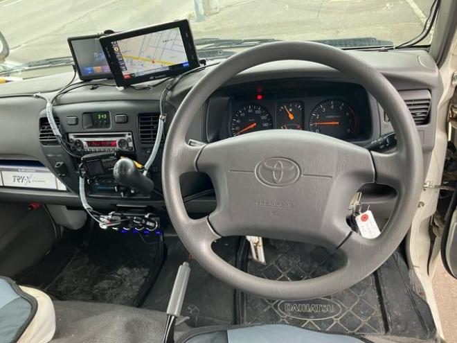 タウンエーストラック　４ＷＤ　キャンピング仕様　取り扱い説明書　ＩＨヒーター　外部電源　シンク　収納　電子レンジ　Ｆｆヒーター　　トイレ　冷蔵庫　テレビ　キャンピングカー部分の取扱説明書　シートカバー　ＥＴＣ　ナビ 4WD 1800 2Dr