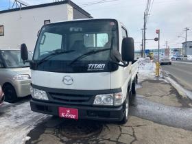 タイタン　ダッシュ 　４ＷＤ　オートマチック車　低床　リヤダブルタイヤ　左ミラー電動格納　最大積載量１２５０ｋｇ　　ラジオ　エアコン　パワーウインドウ 4WD 2500(D) 2Dr