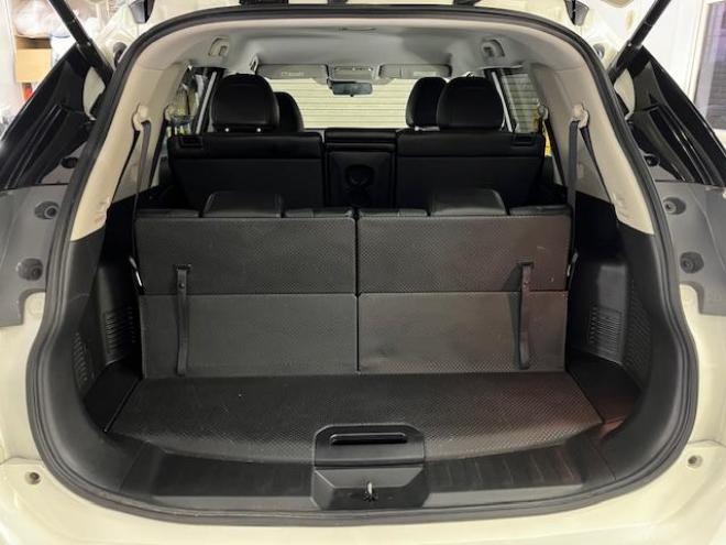 エクストレイル２０Ｘｔ　ブラックエクストリーマエマージェンシーＰＫＧ　本州仕入　禁煙車　ＷＡＫＯＳバリアスコーティング済　純正１７インチブラックＡＷ　社外１７ＡＷ＋スタッドレスタイヤ付　純正ナビ（地デジ　Ｂｌｕｅｔｏｏｔｈ）＋バックカメラ　全方位アラウンドビューカメラ　パワーバックドア　ヒルディセントコントロール　ブラインドスポット　車線逸脱警報　ＬＥＤヘッドライト　純正ルーフレール　両席シートヒーター　インテリジェントキー　横滑り防止装置　タイミングチェーン車　ＥＴＣ 4WD 2000 5Dr