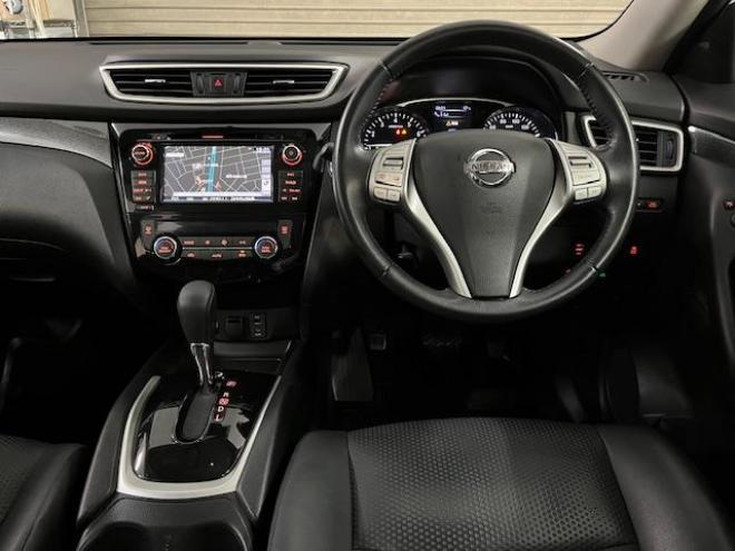 エクストレイル２０Ｘｔ　ブラックエクストリーマエマージェンシーＰＫＧ　本州仕入　禁煙車　ＷＡＫＯＳバリアスコーティング済　純正１７インチブラックＡＷ　社外１７ＡＷ＋スタッドレスタイヤ付　純正ナビ（地デジ　Ｂｌｕｅｔｏｏｔｈ）＋バックカメラ　全方位アラウンドビューカメラ　パワーバックドア　ヒルディセントコントロール　ブラインドスポット　車線逸脱警報　ＬＥＤヘッドライト　純正ルーフレール　両席シートヒーター　インテリジェントキー　横滑り防止装置　タイミングチェーン車　ＥＴＣ 4WD 2000 5Dr