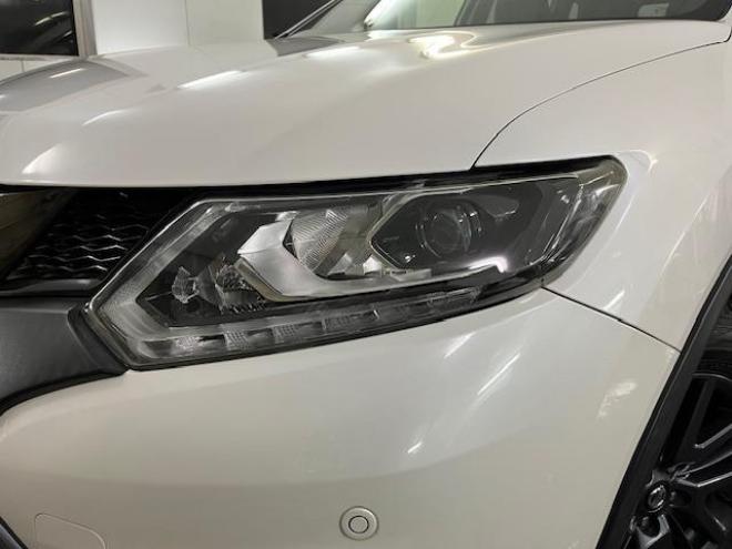 エクストレイル２０Ｘｔ　ブラックエクストリーマエマージェンシーＰＫＧ　本州仕入　禁煙車　ＷＡＫＯＳバリアスコーティング済　純正１７インチブラックＡＷ　社外１７ＡＷ＋スタッドレスタイヤ付　純正ナビ（地デジ　Ｂｌｕｅｔｏｏｔｈ）＋バックカメラ　全方位アラウンドビューカメラ　パワーバックドア　ヒルディセントコントロール　ブラインドスポット　車線逸脱警報　ＬＥＤヘッドライト　純正ルーフレール　両席シートヒーター　インテリジェントキー　横滑り防止装置　タイミングチェーン車　ＥＴＣ 4WD 2000 5Dr