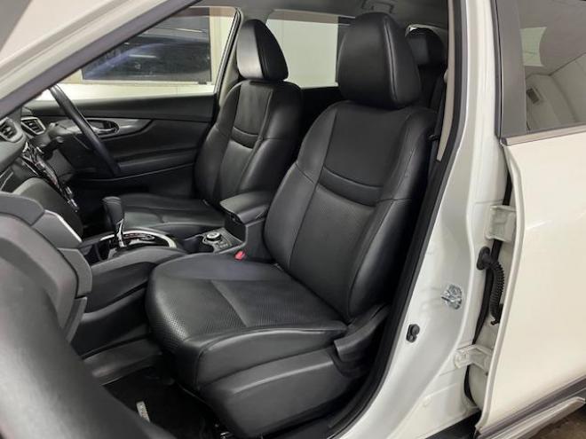 エクストレイル２０Ｘｔ　ブラックエクストリーマエマージェンシーＰＫＧ　本州仕入　禁煙車　ＷＡＫＯＳバリアスコーティング済　純正１７インチブラックＡＷ　社外１７ＡＷ＋スタッドレスタイヤ付　純正ナビ（地デジ　Ｂｌｕｅｔｏｏｔｈ）＋バックカメラ　全方位アラウンドビューカメラ　パワーバックドア　ヒルディセントコントロール　ブラインドスポット　車線逸脱警報　ＬＥＤヘッドライト　純正ルーフレール　両席シートヒーター　インテリジェントキー　横滑り防止装置　タイミングチェーン車　ＥＴＣ 4WD 2000 5Dr