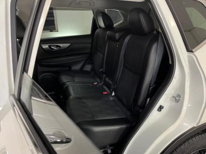 エクストレイル２０Ｘｔ　ブラックエクストリーマエマージェンシーＰＫＧ　本州仕入　禁煙車　ＷＡＫＯＳバリアスコーティング済　純正１７インチブラックＡＷ　社外１７ＡＷ＋スタッドレスタイヤ付　純正ナビ（地デジ　Ｂｌｕｅｔｏｏｔｈ）＋バックカメラ　全方位アラウンドビューカメラ　パワーバックドア　ヒルディセントコントロール　ブラインドスポット　車線逸脱警報　ＬＥＤヘッドライト　純正ルーフレール　両席シートヒーター　インテリジェントキー　横滑り防止装置　タイミングチェーン車　ＥＴＣ 4WD 2000 5Dr