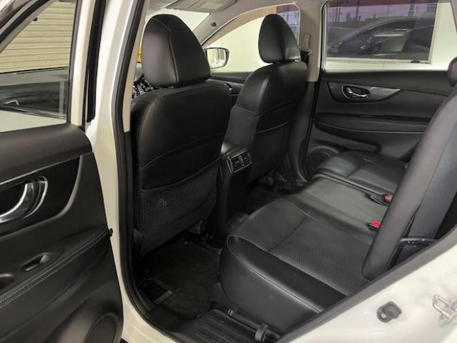 エクストレイル２０Ｘｔ　ブラックエクストリーマエマージェンシーＰＫＧ　本州仕入　禁煙車　ＷＡＫＯＳバリアスコーティング済　純正１７インチブラックＡＷ　社外１７ＡＷ＋スタッドレスタイヤ付　純正ナビ（地デジ　Ｂｌｕｅｔｏｏｔｈ）＋バックカメラ　全方位アラウンドビューカメラ　パワーバックドア　ヒルディセントコントロール　ブラインドスポット　車線逸脱警報　ＬＥＤヘッドライト　純正ルーフレール　両席シートヒーター　インテリジェントキー　横滑り防止装置　タイミングチェーン車　ＥＴＣ 4WD 2000 5Dr