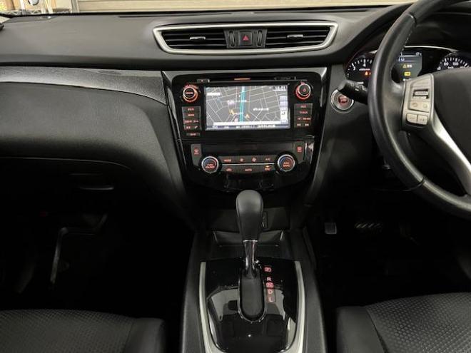 エクストレイル２０Ｘｔ　ブラックエクストリーマエマージェンシーＰＫＧ　本州仕入　禁煙車　ＷＡＫＯＳバリアスコーティング済　純正１７インチブラックＡＷ　社外１７ＡＷ＋スタッドレスタイヤ付　純正ナビ（地デジ　Ｂｌｕｅｔｏｏｔｈ）＋バックカメラ　全方位アラウンドビューカメラ　パワーバックドア　ヒルディセントコントロール　ブラインドスポット　車線逸脱警報　ＬＥＤヘッドライト　純正ルーフレール　両席シートヒーター　インテリジェントキー　横滑り防止装置　タイミングチェーン車　ＥＴＣ 4WD 2000 5Dr
