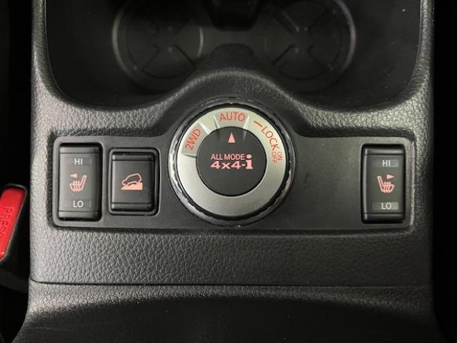 エクストレイル２０Ｘｔ　ブラックエクストリーマエマージェンシーＰＫＧ　本州仕入　禁煙車　ＷＡＫＯＳバリアスコーティング済　純正１７インチブラックＡＷ　社外１７ＡＷ＋スタッドレスタイヤ付　純正ナビ（地デジ　Ｂｌｕｅｔｏｏｔｈ）＋バックカメラ　全方位アラウンドビューカメラ　パワーバックドア　ヒルディセントコントロール　ブラインドスポット　車線逸脱警報　ＬＥＤヘッドライト　純正ルーフレール　両席シートヒーター　インテリジェントキー　横滑り防止装置　タイミングチェーン車　ＥＴＣ 4WD 2000 5Dr