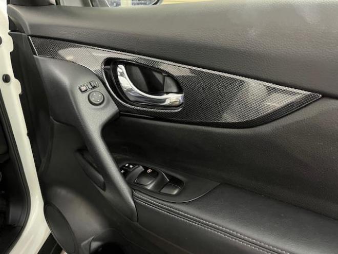 エクストレイル２０Ｘｔ　ブラックエクストリーマエマージェンシーＰＫＧ　本州仕入　禁煙車　ＷＡＫＯＳバリアスコーティング済　純正１７インチブラックＡＷ　社外１７ＡＷ＋スタッドレスタイヤ付　純正ナビ（地デジ　Ｂｌｕｅｔｏｏｔｈ）＋バックカメラ　全方位アラウンドビューカメラ　パワーバックドア　ヒルディセントコントロール　ブラインドスポット　車線逸脱警報　ＬＥＤヘッドライト　純正ルーフレール　両席シートヒーター　インテリジェントキー　横滑り防止装置　タイミングチェーン車　ＥＴＣ 4WD 2000 5Dr