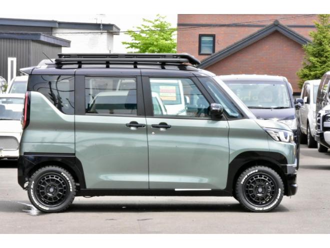 デリカミニTプレミアム　4WD　タローズオリジナル　ブラックエディション