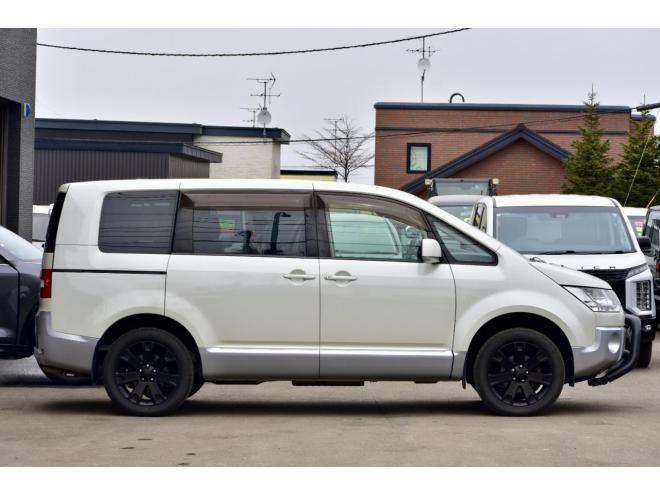デリカD：5　２.４M　４WD　本州仕入　新品バンパーガード　社外ナビ